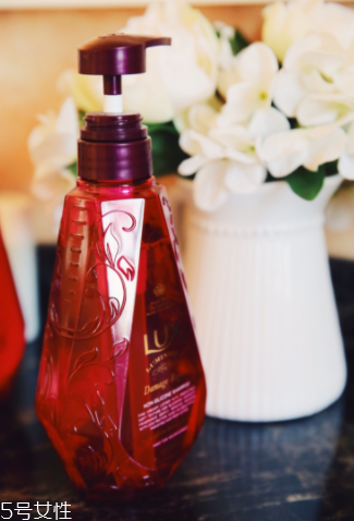 力士洗發(fā)水不起泡泡嗎？力士洗發(fā)水泡泡少嗎？