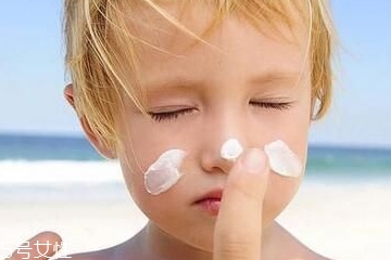 防曬霜怎么判斷是否變質 防曬霜變質的3個表現(xiàn)