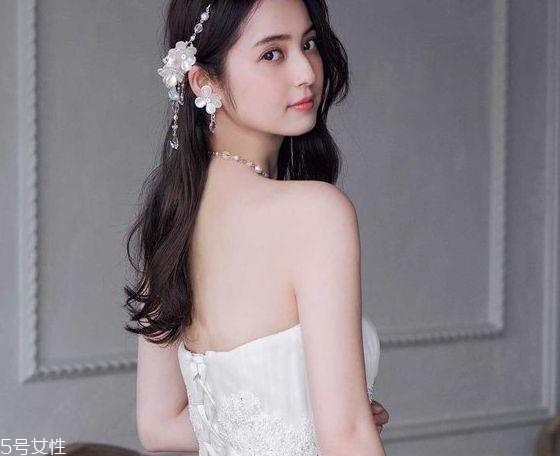 中長(zhǎng)發(fā)丸子頭怎么扎有精神 夏日中長(zhǎng)發(fā)1分鐘整理術(shù) 中長(zhǎng)發(fā)丸子頭怎么扎有精神 夏日中長(zhǎng)發(fā)1分鐘整理術(shù)