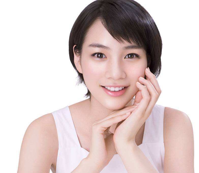 中長(zhǎng)發(fā)丸子頭怎么扎有精神 夏日中長(zhǎng)發(fā)1分鐘整理術(shù) 中長(zhǎng)發(fā)丸子頭怎么扎有精神 夏日中長(zhǎng)發(fā)1分鐘整理術(shù)