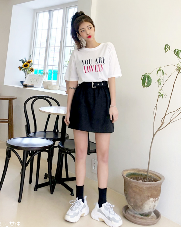 五分袖t恤怎么搭配 五分袖配什么褲子 五分袖t恤怎么搭配 五分袖配什么褲子