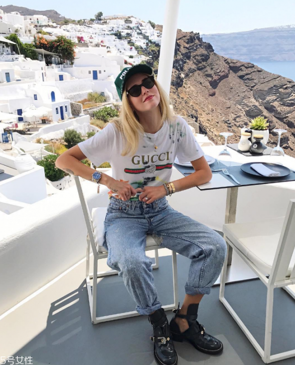 t恤裙怎么搭配鞋子 t恤裙搭配技巧 t恤裙怎么搭配鞋子 t恤裙搭配技巧