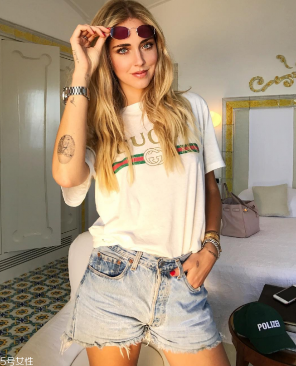 t恤裙怎么搭配鞋子 t恤裙搭配技巧 t恤裙怎么搭配鞋子 t恤裙搭配技巧