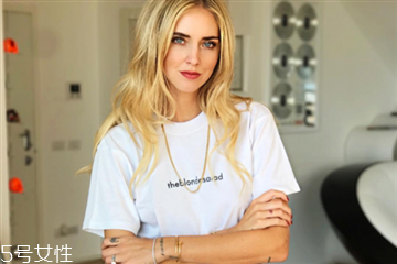 寬松t恤怎么搭配好看 寬松t恤搭配 寬松t恤怎么搭配好看 寬松t恤搭配