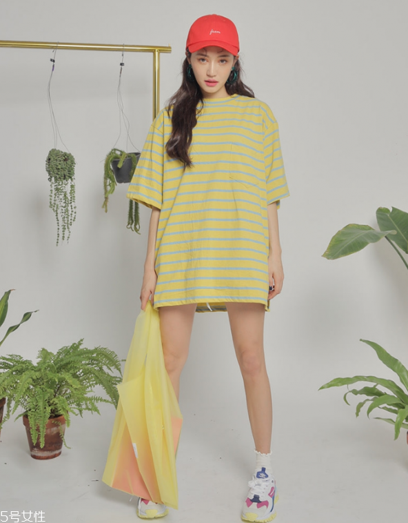 寬松t恤怎么搭配好看 寬松t恤搭配 寬松t恤怎么搭配好看 寬松t恤搭配