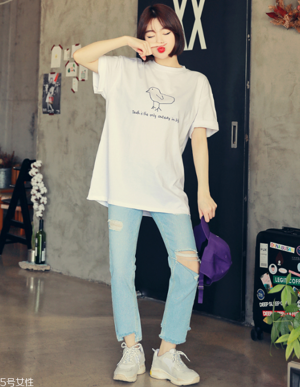 寬松t恤怎么搭配好看 寬松t恤搭配 寬松t恤怎么搭配好看 寬松t恤搭配