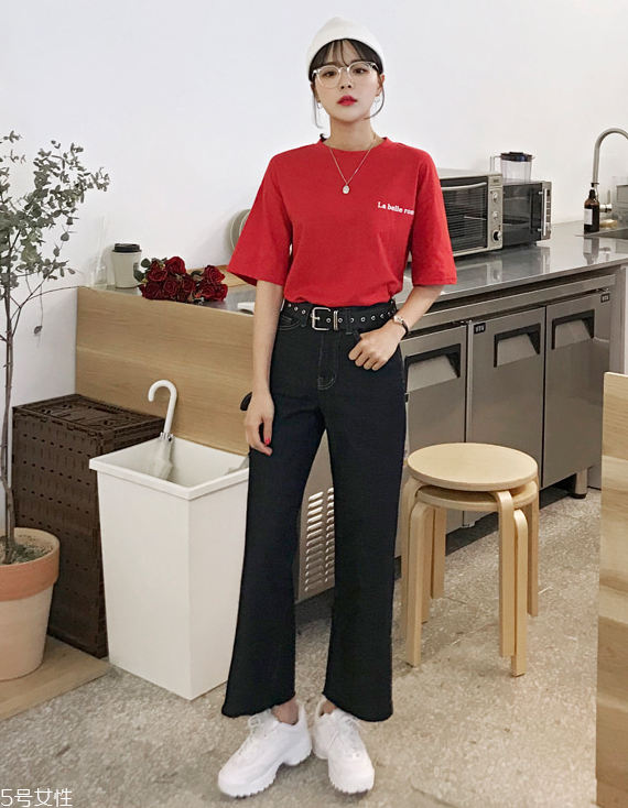 寬松t恤怎么搭配好看 寬松t恤搭配 寬松t恤怎么搭配好看 寬松t恤搭配