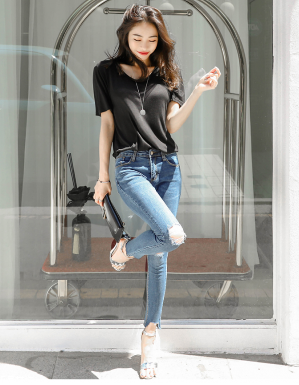 黑色t恤配什么褲子 黑色t恤配什么褲子女 黑色t恤配什么褲子 黑色t恤配什么褲子女