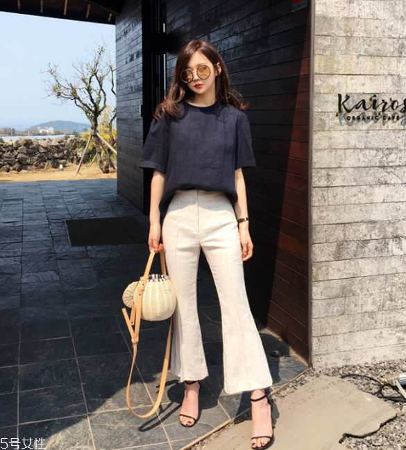 黑色t恤配什么褲子 黑色t恤配什么褲子女 黑色t恤配什么褲子 黑色t恤配什么褲子女