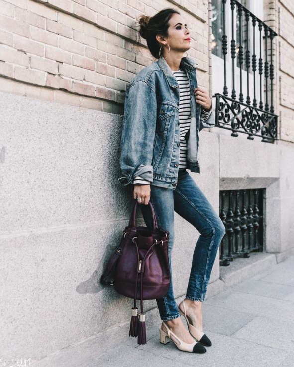 黑色t恤配什么褲子 黑色t恤配什么褲子女 黑色t恤配什么褲子 黑色t恤配什么褲子女