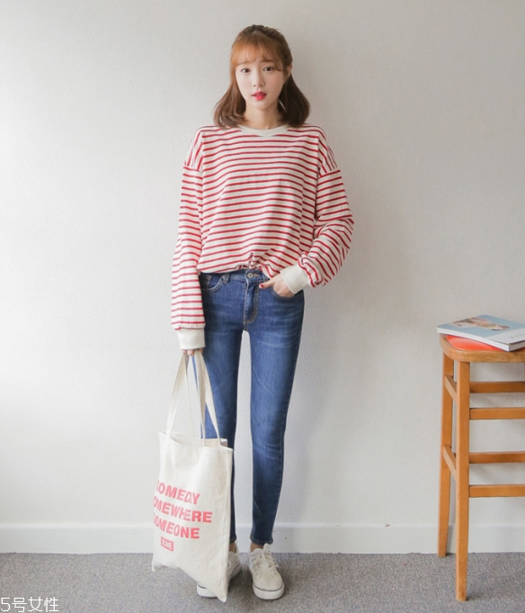 黑色t恤配什么褲子 黑色t恤配什么褲子女 黑色t恤配什么褲子 黑色t恤配什么褲子女