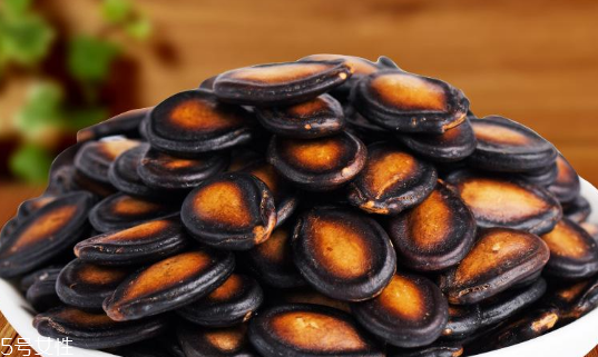 西瓜子的熱量 西瓜子對(duì)減肥的影響 西瓜子的熱量 西瓜子對(duì)減肥的影響