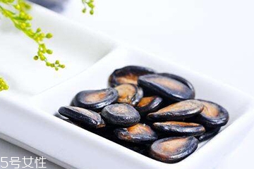 西瓜子的熱量 西瓜子對(duì)減肥的影響 西瓜子的熱量 西瓜子對(duì)減肥的影響