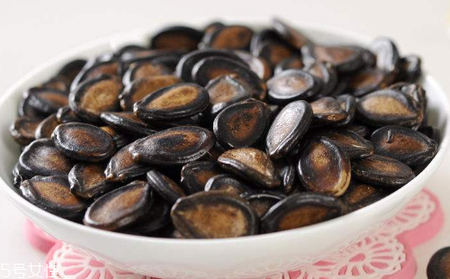 西瓜子不能和什么一起吃？西瓜子能和西瓜一起吃嗎？