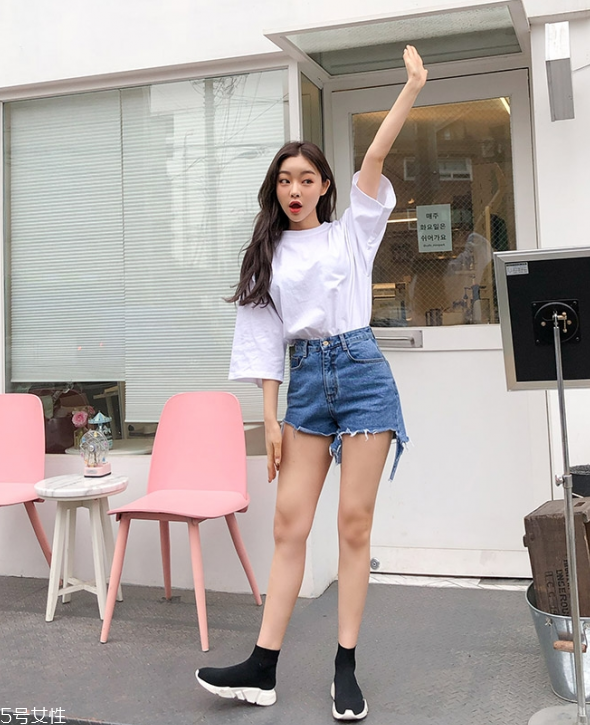 五分袖t恤怎么搭配 五分袖配什么褲子 五分袖t恤怎么搭配 五分袖配什么褲子