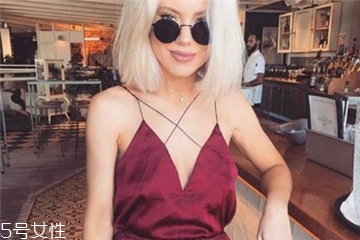 吊帶連體褲怎么穿？吊帶連體褲搭配圖片