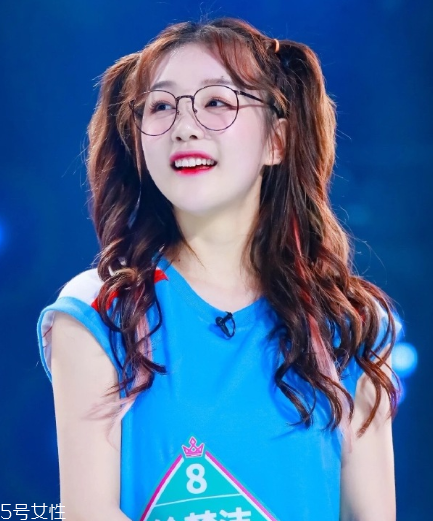 徐夢潔雙馬尾怎么扎步驟圖 徐夢潔同款雙馬尾扎法教程 徐夢潔雙馬尾怎么扎步驟圖 徐夢潔同款雙馬尾扎法教程