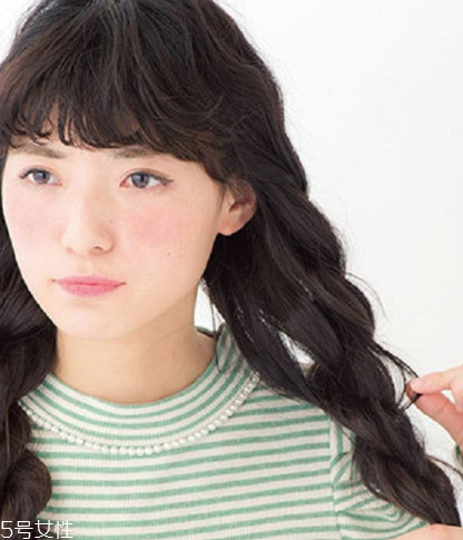 徐夢潔雙馬尾怎么扎步驟圖 徐夢潔同款雙馬尾扎法教程 徐夢潔雙馬尾怎么扎步驟圖 徐夢潔同款雙馬尾扎法教程