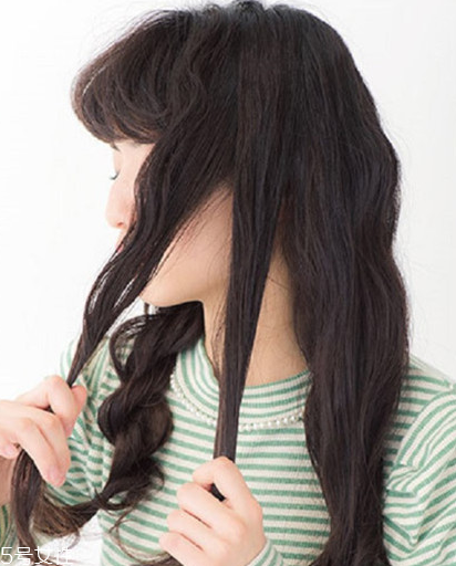 徐夢潔雙馬尾怎么扎步驟圖 徐夢潔同款雙馬尾扎法教程 徐夢潔雙馬尾怎么扎步驟圖 徐夢潔同款雙馬尾扎法教程