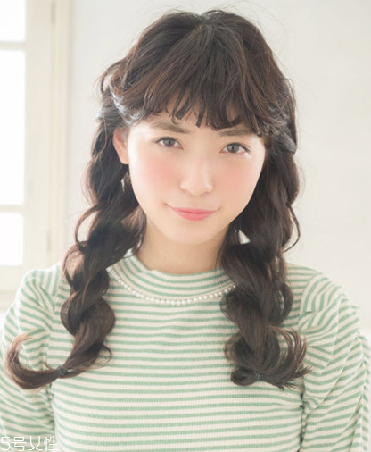 徐夢潔雙馬尾怎么扎步驟圖 徐夢潔同款雙馬尾扎法教程 徐夢潔雙馬尾怎么扎步驟圖 徐夢潔同款雙馬尾扎法教程