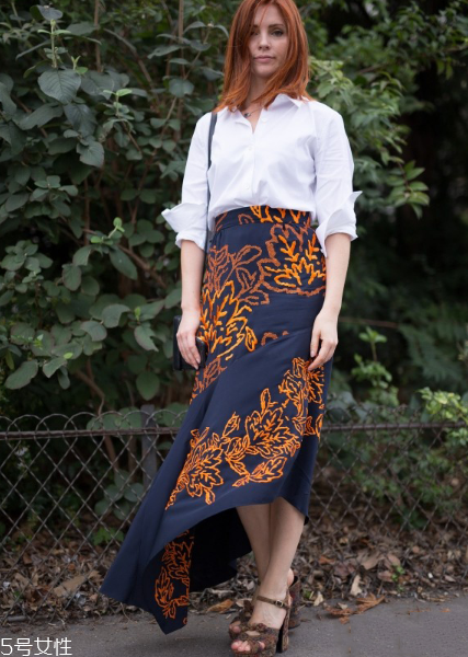 不規(guī)則裙子怎么搭配？不規(guī)則裙子搭配圖片