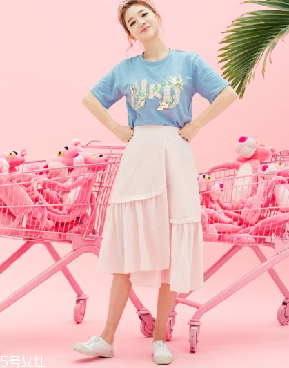 不規(guī)則裙子怎么搭配？不規(guī)則裙子搭配圖片