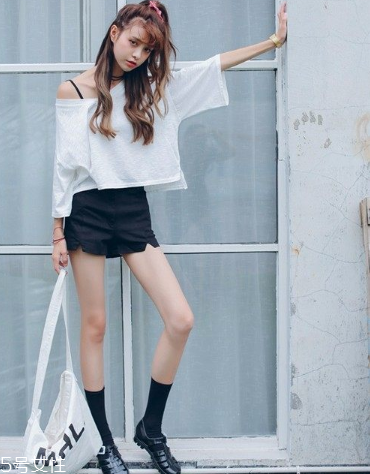 黑色短褲配什么上衣？黑色短褲上衣怎么搭配？