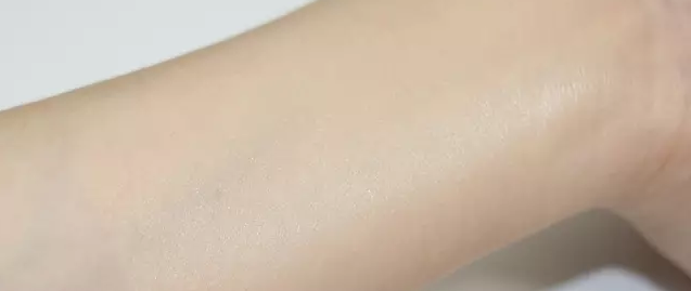 雅詩蘭黛和蘭蔻粉底哪個好？