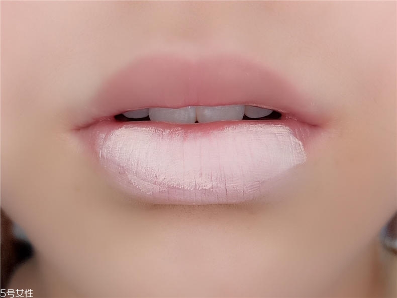 橙色系唇妝怎么畫 適合夏天的橙色系唇妝教程 橙色系唇妝怎么畫 適合夏天的橙色系唇妝教程