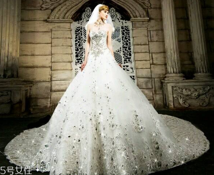 婚紗可以穿兩次嗎？婚紗穿兩次不好嗎？