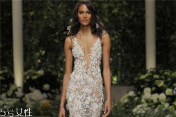 婚紗可以配涼鞋嗎？婚紗搭配涼鞋可以嗎？