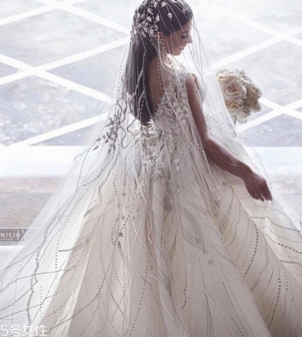 婚紗能干洗嗎？婚紗干洗會有損害嗎？