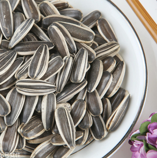 葵瓜子不能和什么一起吃？葵瓜子能和西瓜子一起吃嗎？