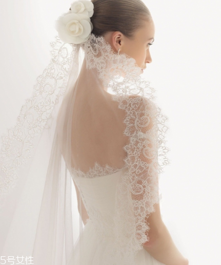 婚紗裙撐怎么穿？婚紗裙撐的正確穿法