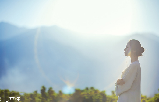 雞皮膚是缺什么維生素 雞皮膚吃什么維生素 雞皮膚是缺什么維生素 雞皮膚吃什么維生素