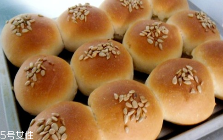 葵瓜子能多吃嗎？吃多了葵瓜子會(huì)怎樣？