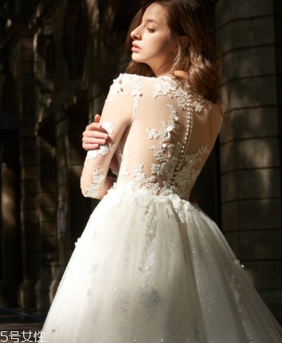 婚紗染色怎么洗白？婚紗染上紅色怎么辦？