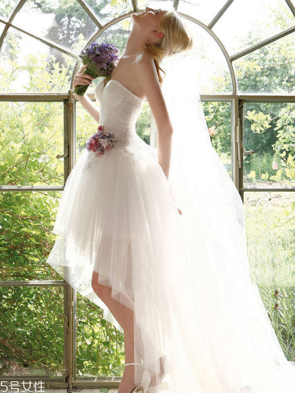 婚紗頭紗怎么戴？婚紗頭紗固定方法