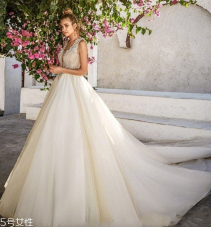 婚紗要幾套？結(jié)婚要準備幾套婚紗？