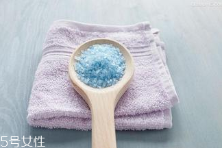 用浴鹽洗澡有什么好處 浴鹽洗澡有什么好處 用浴鹽洗澡有什么好處 浴鹽洗澡有什么好處