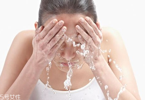 敏感肌可以用水楊酸嗎？水楊酸適合敏感肌嗎？