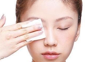 敏感肌用卸妝水還是卸妝油？