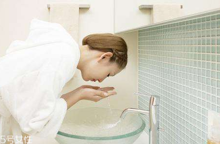 敏感肌如何處理黑頭？敏感皮膚如何去黑頭？