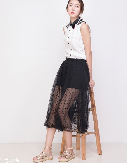 裙子搭配什么涼鞋好看？裙子適合搭配什么涼鞋？