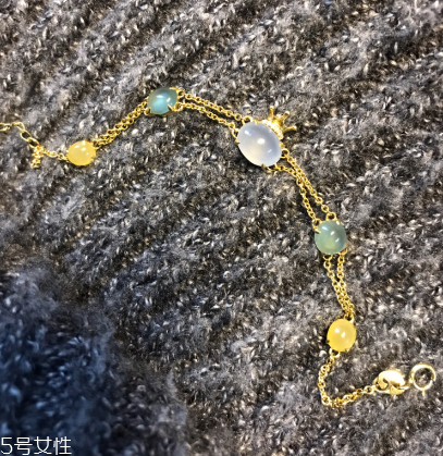 翡翠手鏈怎么鑒定真假？翡翠手鏈真假辨別