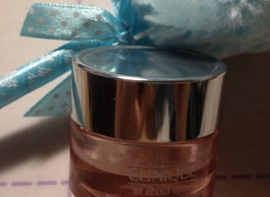 ?倩碧眼霜和科顏氏眼霜哪個(gè)好？倩碧眼霜vs科顏氏牛油果