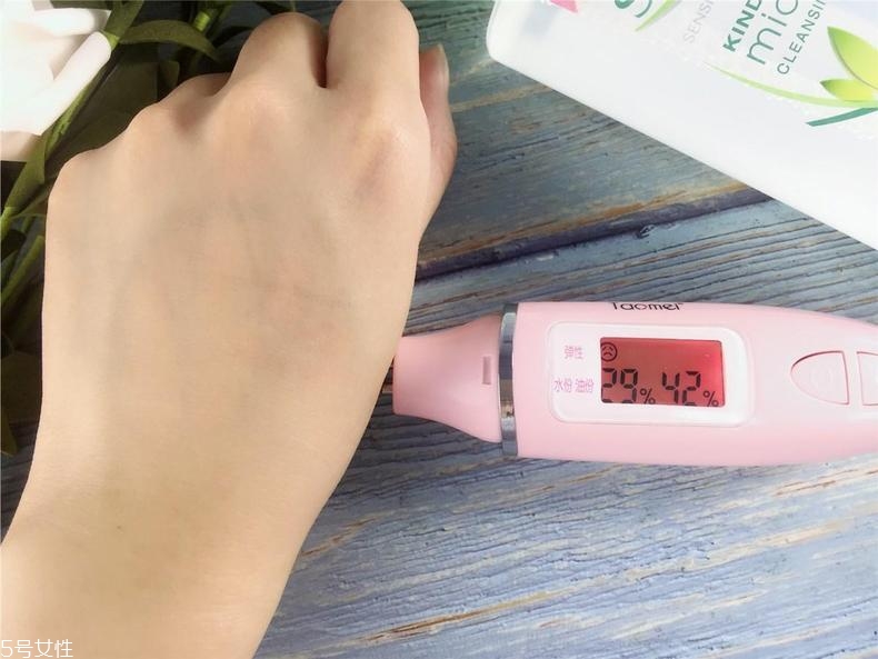 英國simple卸妝水刺鼻嗎 英國simple卸妝水什么味道 英國simple卸妝水刺鼻嗎 英國simple卸妝水什么味道