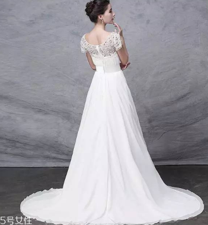 婚紗什么時候定？婚紗提前多長時間定？