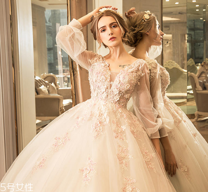 婚紗上的口紅怎么處理？婚紗蹭上口紅能洗掉嗎？