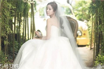 婚紗上的膠如何清洗？婚紗上有膠怎么洗？